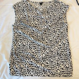 Very Nice Ann Taylor Sleeveless top.  Stretchy!  Women’s size XL